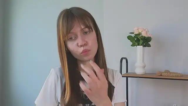 Vicki Turner online show from June 26, 1:06 pm