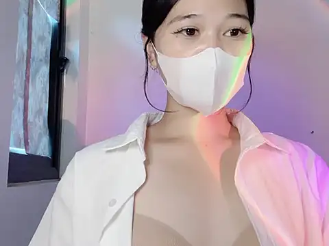 Snapshot of miumiubeauty chatting on July 24, 7:04 am miumiubeauty online show from July 24, 7:04 am
