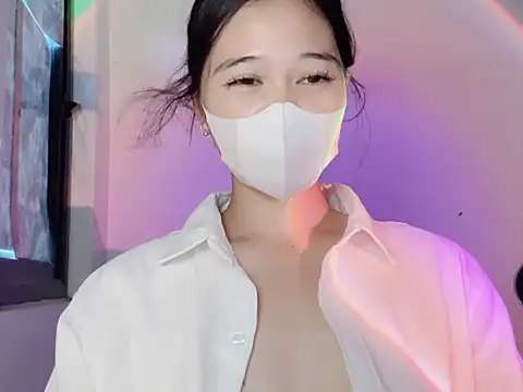 Snapshot of miumiubeauty chatting on July 7, 9:02 am miumiubeauty online show from July 7, 9:02 am
