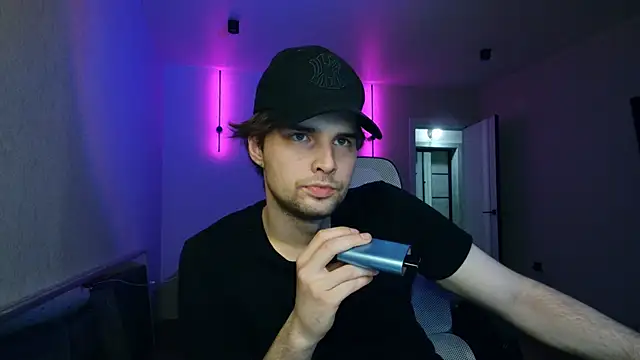 Snapshot of matthewglitch chatting on June 10, 6:09 pm matthewglitch online show from June 10, 6:09 pm