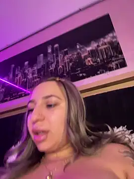 xLexi online show from July 21, 6:09 pm