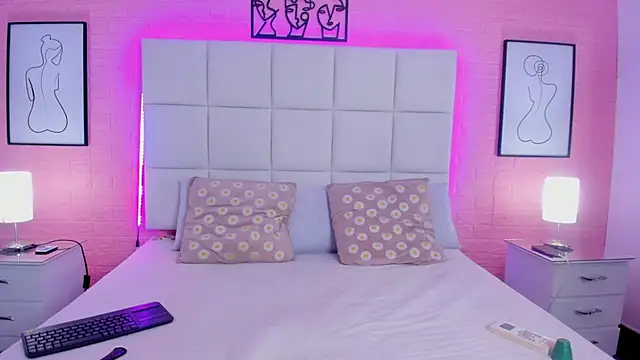 chloe parker  online show from July 14, 2:05 am