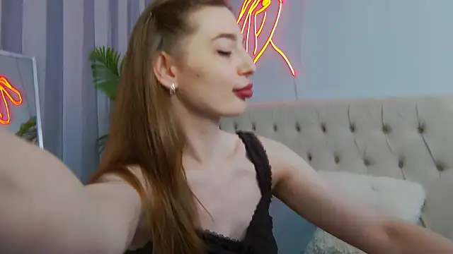NicolSkye online show from June 12, 1:53 pm