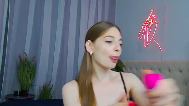 NicolSkye online show from June 30, 5:02 pm