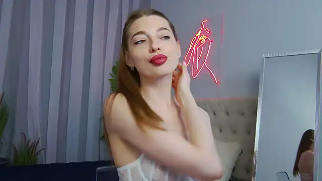 NicolSkye online show from June 15, 2:39 pm