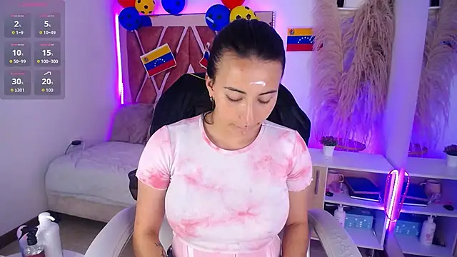 Snapshot of Camiila__1 chatting on July 23, 11:51 am Camiila 1 online show from July 23, 11:51 am