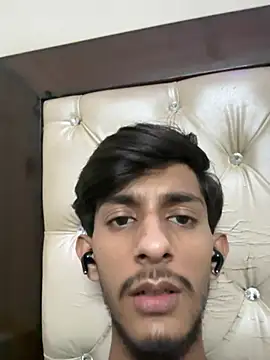 Snapshot of ronnnnn718 chatting on June 12, 7:33 pm ronnnnn718 online show from June 12, 7:33 pm