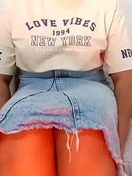 Snapshot of officequeen chatting on July 16, 5:15 am officequeen online show from July 16, 5:15 am