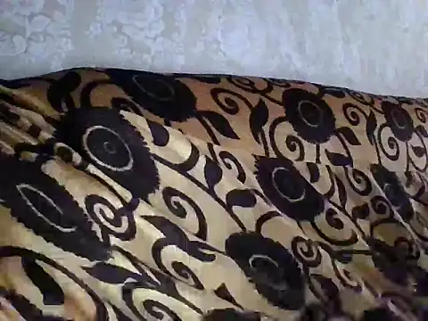 lucyswee online show from July 19, 4:54 am