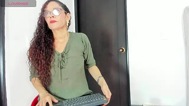Snapshot of kataleya_saenz1 chatting on June 30, 12:49 pm kataleya saenz1 online show from June 30, 12:49 pm