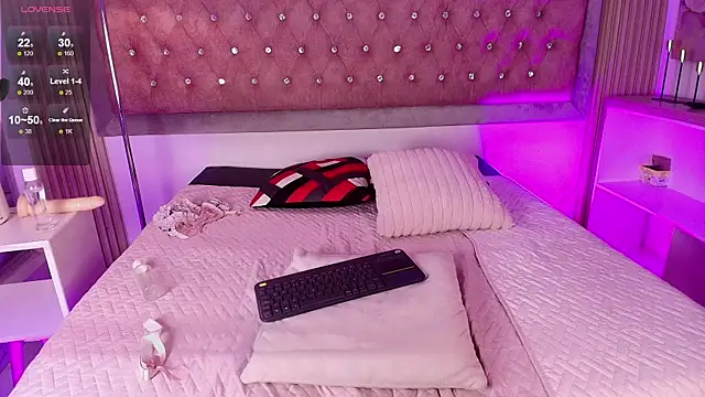 ZairaFoox online show from July 7, 6:47 am
