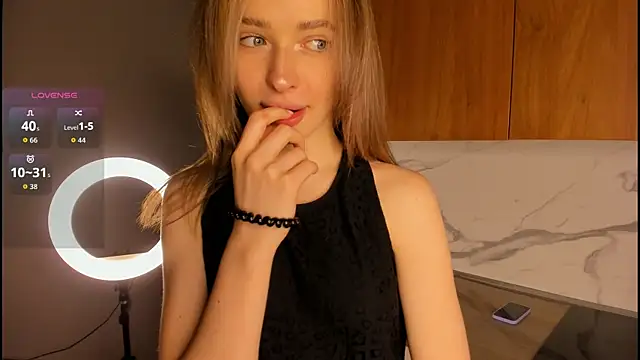 TinselFox online show from June 18, 9:53 pm