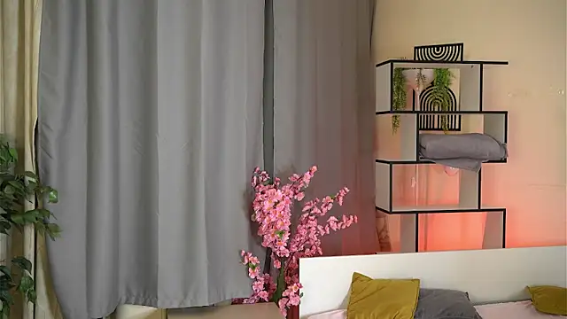 TinselFox online show from July 17, 9:23 pm