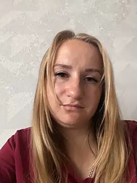 Snapshot of Emilia_kis chatting on June 12, 10:46 am Emilia kis online show from June 12, 10:46 am