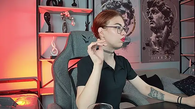 SeraphineDuskryn online show from July 4, 8:13 pm