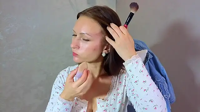 Emmiennova online show from August 3, 2:12 pm