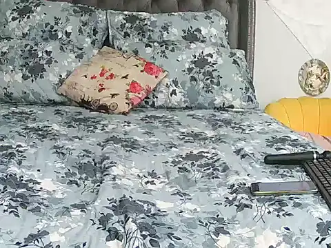 CurvyAssXxX21 online show from June 28, 2:34 pm