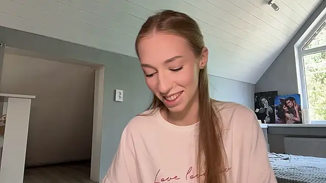 TraceyHowey online show from June 21, 9:37 am