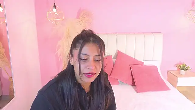 Snapshot of valeria__torres chatting on July 22, 11:12 am valeria torres online show from July 22, 11:12 am