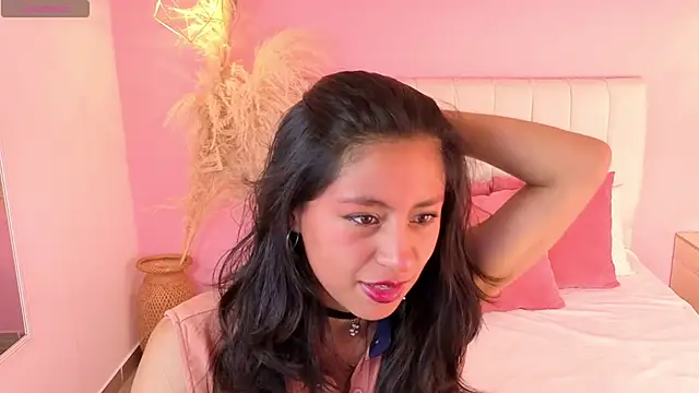 Snapshot of valeria__torres chatting on June 12, 11:19 am valeria torres online show from June 12, 11:19 am