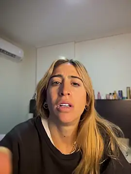 NicoleWilder online show from July 3, 11:17 am