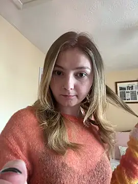 Snapshot of ChloeRaexox chatting on June 15, 3:34 pm ChloeRaexox online show from June 15, 3:34 pm