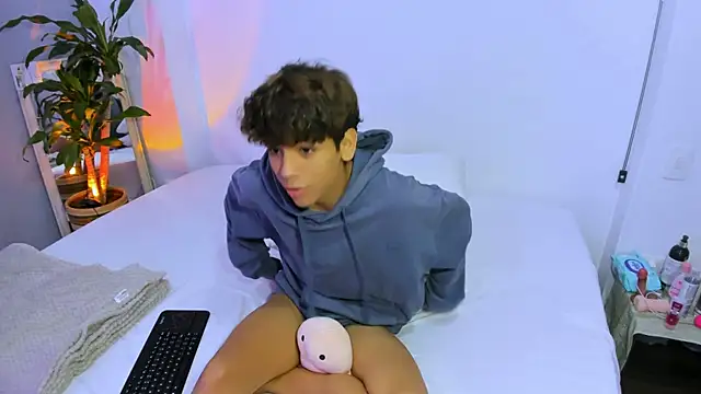 Samy Twink online show from June 25, 3:04 am