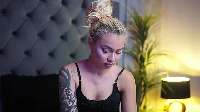 BiankaViper online show from June 15, 8:08 pm