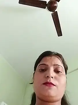 Snapshot of Missridhi chatting on June 18, 11:04 am Missridhi online show from June 18, 11:04 am