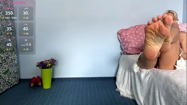 Snapshot of EvaClarkson chatting on July 18, 10:57 am EvaClarkson online show from July 18, 10:57 am