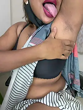Snapshot of I_am_amisha chatting on July 9, 12:22 am I am amisha online show from July 9, 12:22 am