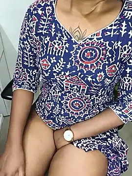 Snapshot of I_am_amisha chatting on June 20, 3:22 am I am amisha online show from June 20, 3:22 am