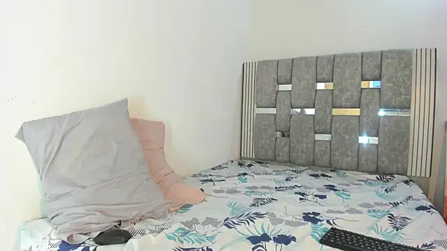 Snapshot of barbie__doll_09 chatting on July 29, 8:52 pm barbie doll 09 online show from July 29, 8:52 pm
