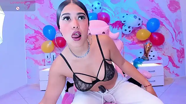 Snapshot of victoria_rosee1 chatting on July 16, 3:25 am victoria rosee1 online show from July 16, 3:25 am