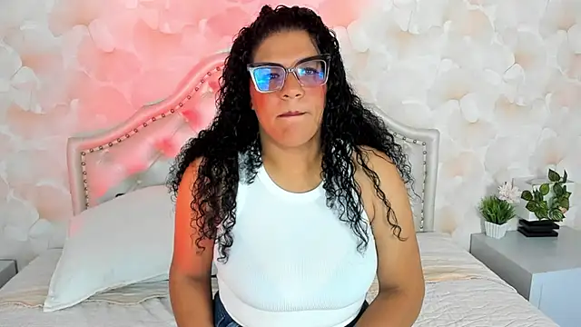 Elizabeth Woodsl online show from June 15, 3:40 am