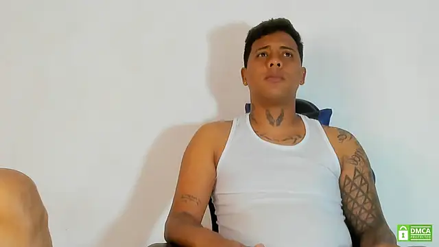 Snapshot of Alejandro_and_Deiby chatting on July 23, 8:05 pm Alejandro and Deiby online show from July 23, 8:05 pm