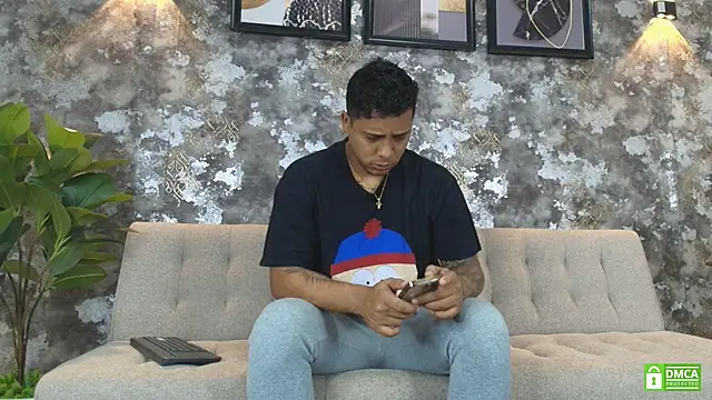 Snapshot of Alejandro_and_Deiby chatting on June 16, 10:48 am Alejandro and Deiby online show from June 16, 10:48 am