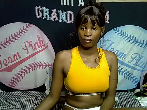 Snapshot of Queen_slay2 chatting on July 27, 8:10 am Queen slay2 online show from July 27, 8:10 am