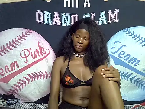 Snapshot of Queen_slay2 chatting on June 29, 5:47 am Queen slay2 online show from June 29, 5:47 am