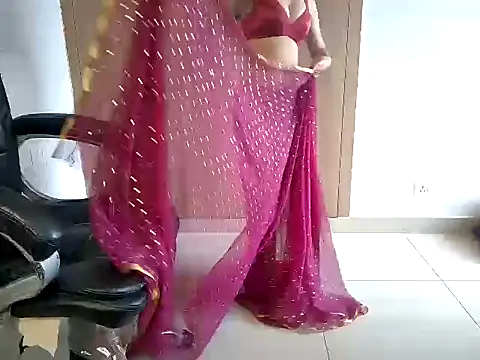 Sexynaina3 online show from June 30, 6:13 am