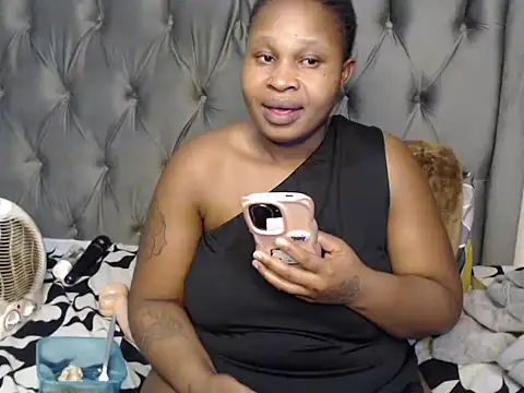 Loyal Alisha online show from July 12, 3:35 pm