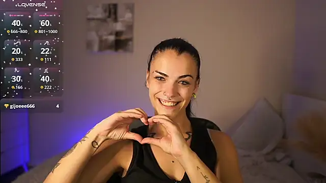 Pauline 2005 online show from July 25, 6:47 pm