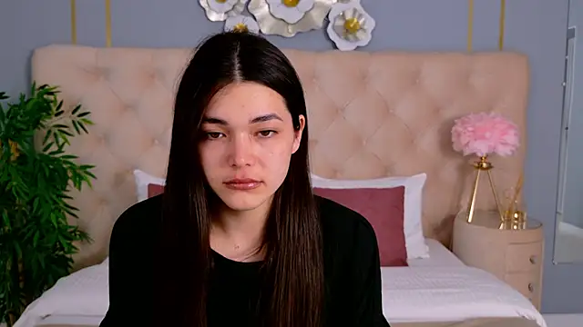 MaddieMeyer online show from June 12, 4:43 am