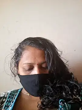 Snapshot of vandana-love chatting on June 24, 9:52 am vandana-love online show from June 24, 9:52 am