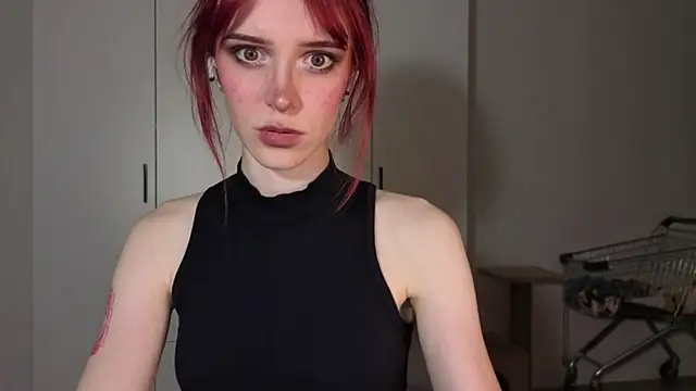 Snapshot of KayleneWesterberg chatting on July 24, 3:19 pm KayleneWesterberg online show from July 24, 3:19 pm