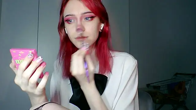 Snapshot of KayleneWesterberg chatting on June 12, 3:21 pm KayleneWesterberg online show from June 12, 3:21 pm