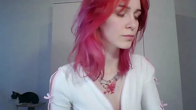 Snapshot of KayleneWesterberg chatting on June 19, 3:07 pm KayleneWesterberg online show from June 19, 3:07 pm