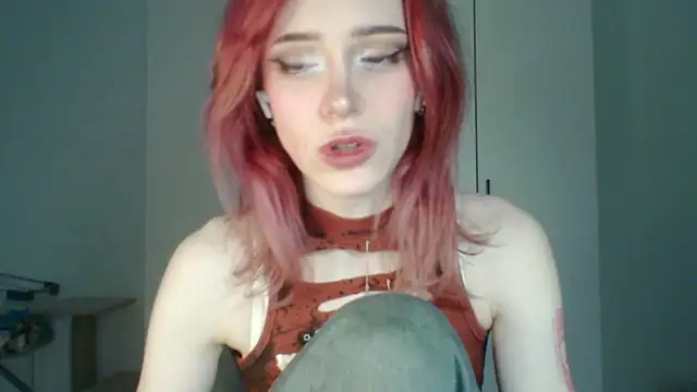 Snapshot of KayleneWesterberg chatting on July 12, 3:02 pm KayleneWesterberg online show from July 12, 3:02 pm