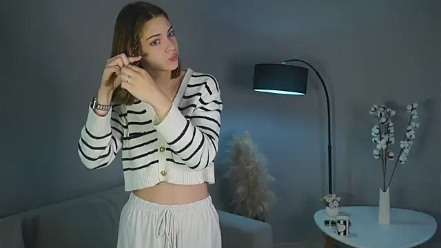 AdaDelmundo online show from June 12, 4:32 am