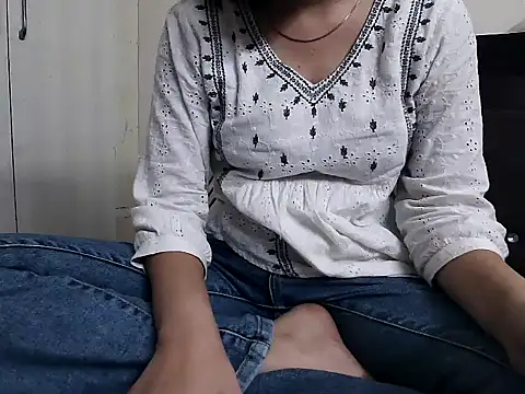 Rinkey-Love online show from July 16, 6:27 pm